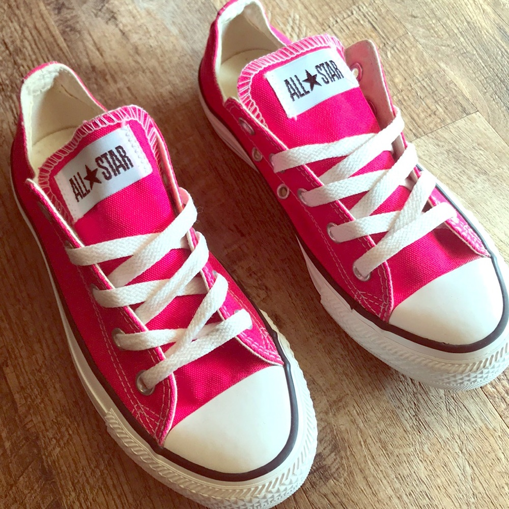 Pink Converse - Picture 1 of 4